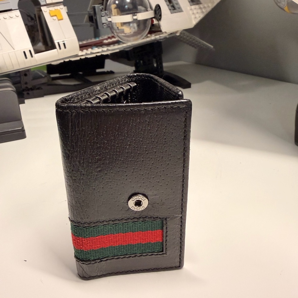 Gucci Black Leather Key Holder with Green and Red Web Stripe - Picture 3 of 7